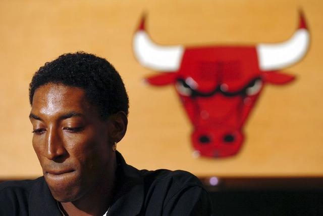 里约奥运会夺冠十周年 中国女排冠军走进南京校园